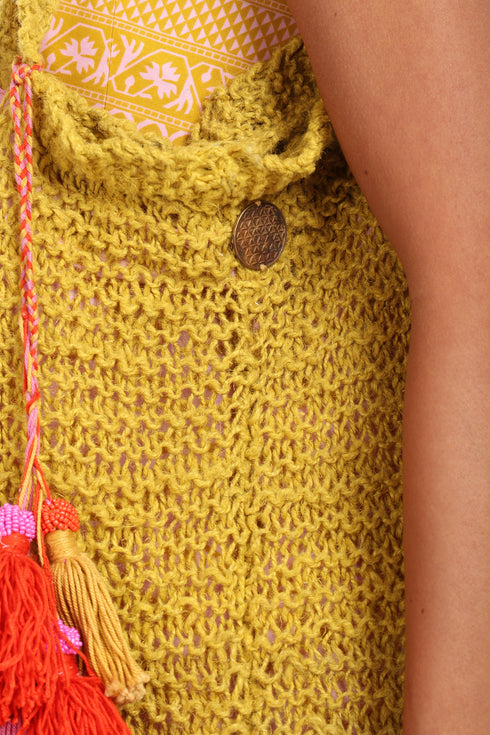 Hand knitted bag in linen yarn with inside pockets